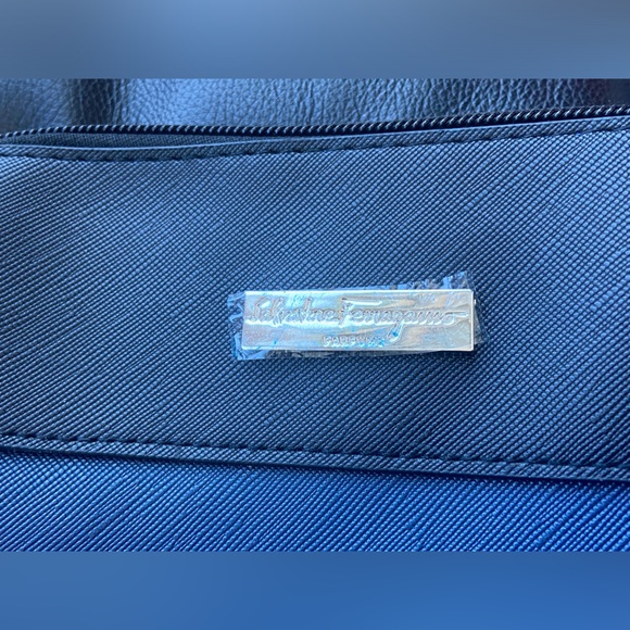 Authentic Salvatore Ferragamo zipper pouch - Picture 3 of 6